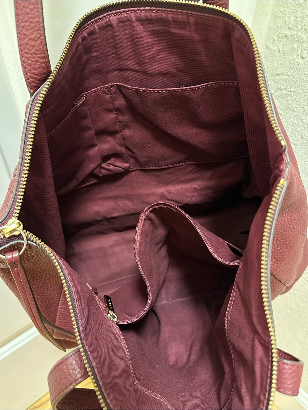 Fossil Sydney Burgundy Pebbled Leather Tote - Picture 8 of 8